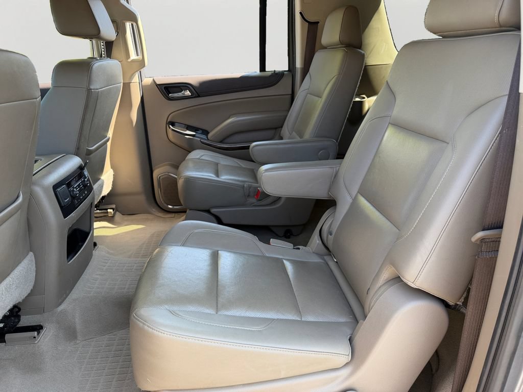 Used 2020 GMC Yukon XL SLT w/ Premium Edition AWD/4WD image 12