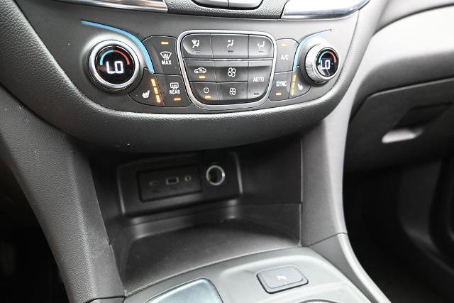 Used 2024 Chevrolet Equinox LT FWD image 33