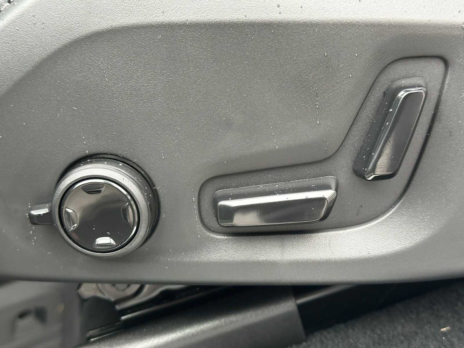 New 2026 Volvo XC90 B6 Ultra w/ Lounge Package image 23