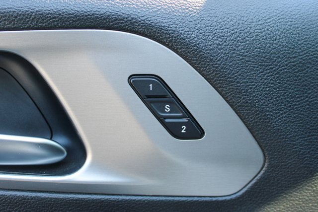 Used 2023 Chrysler Pacifica Limited w/ S Appearance Package image 12