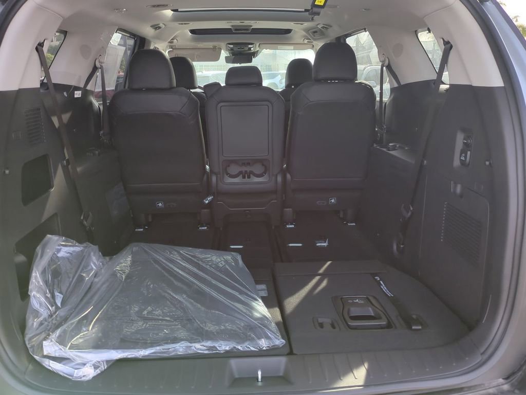 New 2026 Kia Carnival SX Prestige FWD image 27