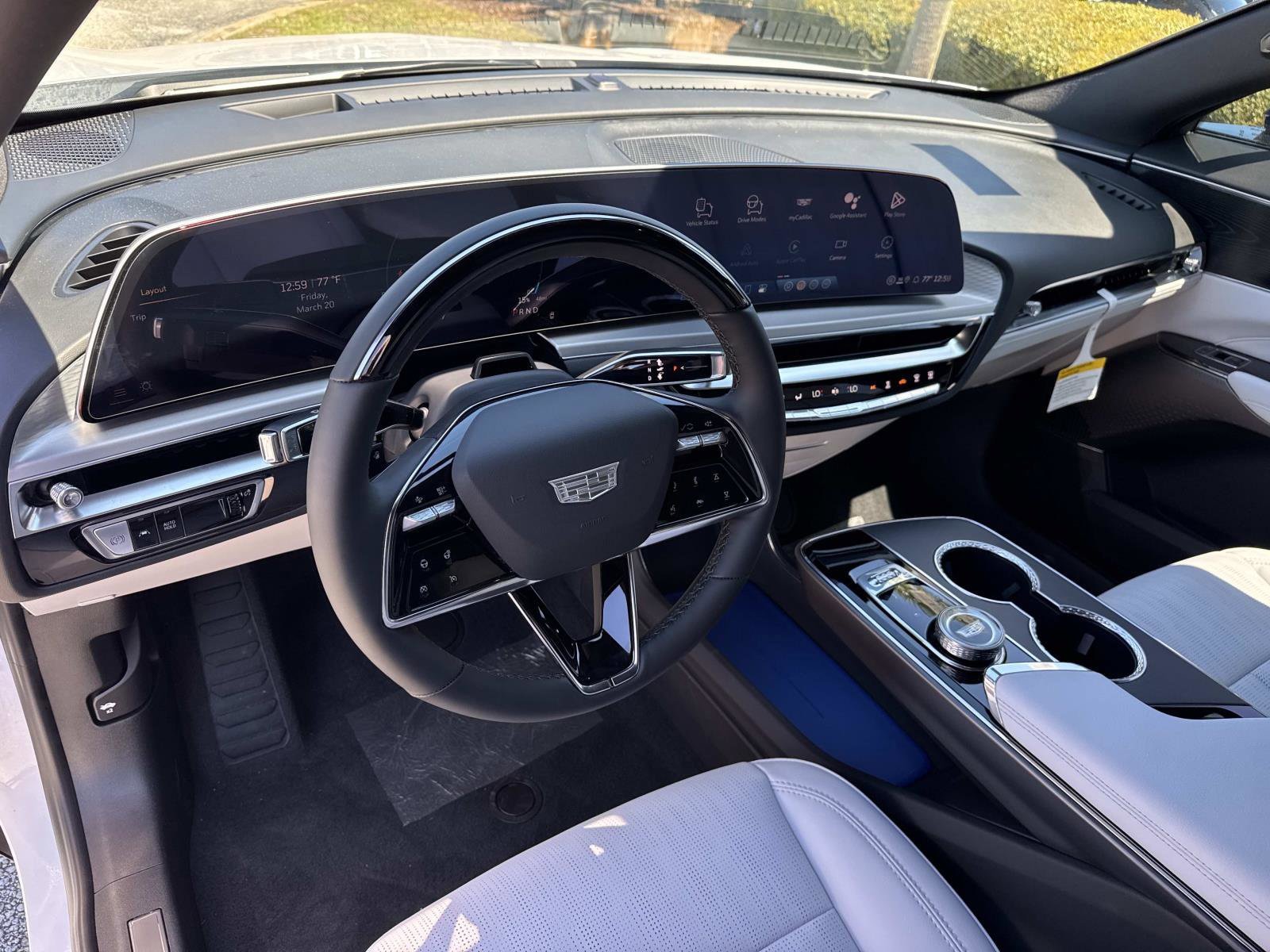 New 2026 Cadillac Lyriq Luxury w/ LPO, Floor Liner Package image 21