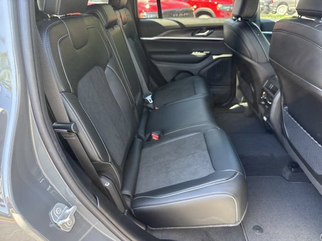 New 2027 Jeep Grand Cherokee Altitude AWD/4WD image 15