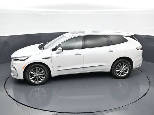 Used 2023 Buick Enclave Avenir w/ Avenir Technology Package AWD/4WD image 38