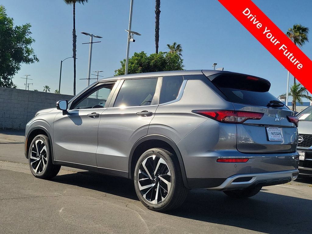 Used 2023 Mitsubishi Outlander SE FWD image 33