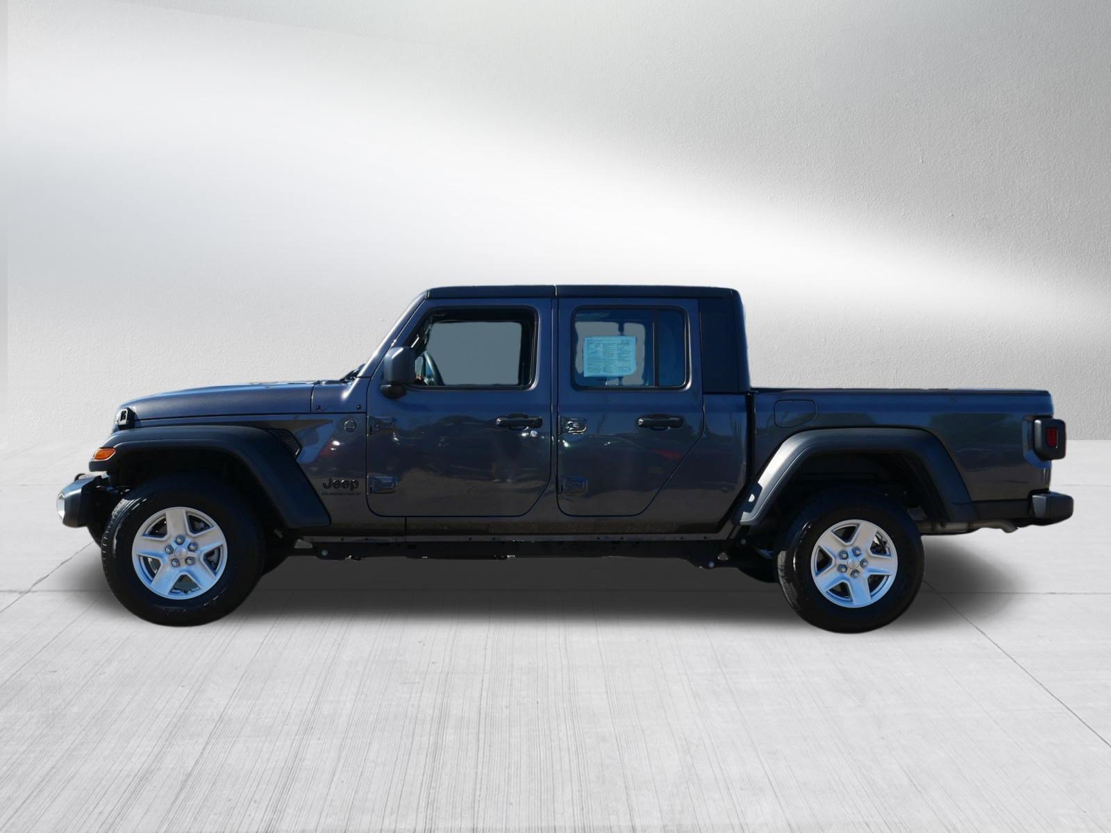 Used 2025 Jeep Gladiator Sport AWD/4WD image 4