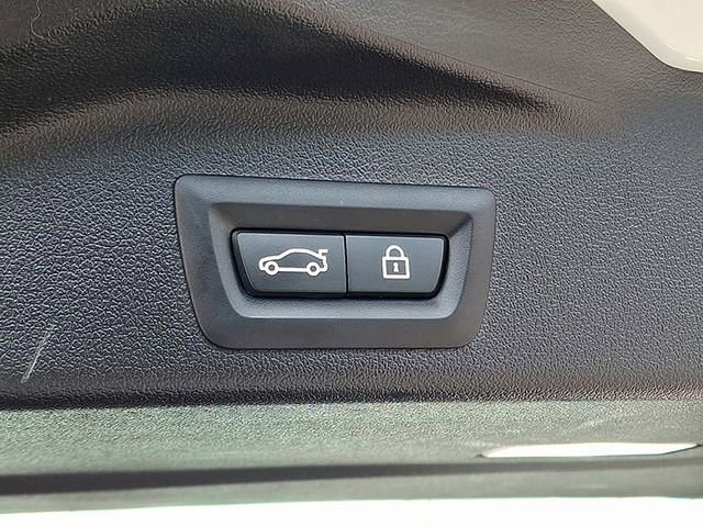 Used 2022 BMW X5 xDrive40i w/ Premium Package image 32