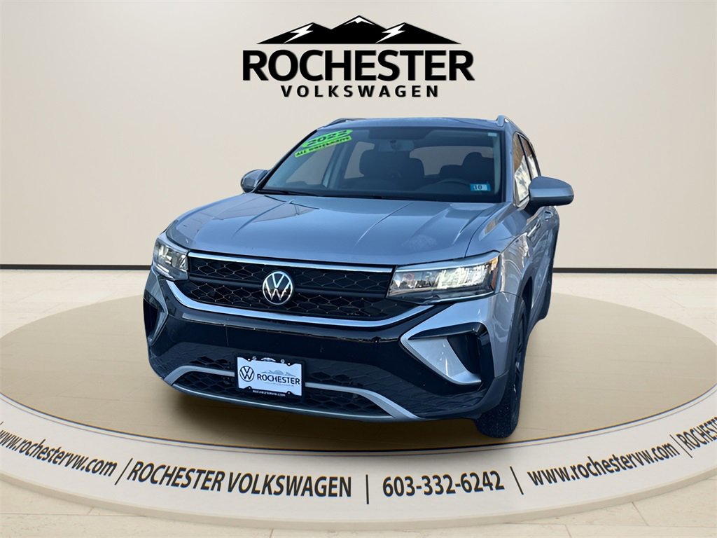 Used 2022 Volkswagen Taos SE image 1