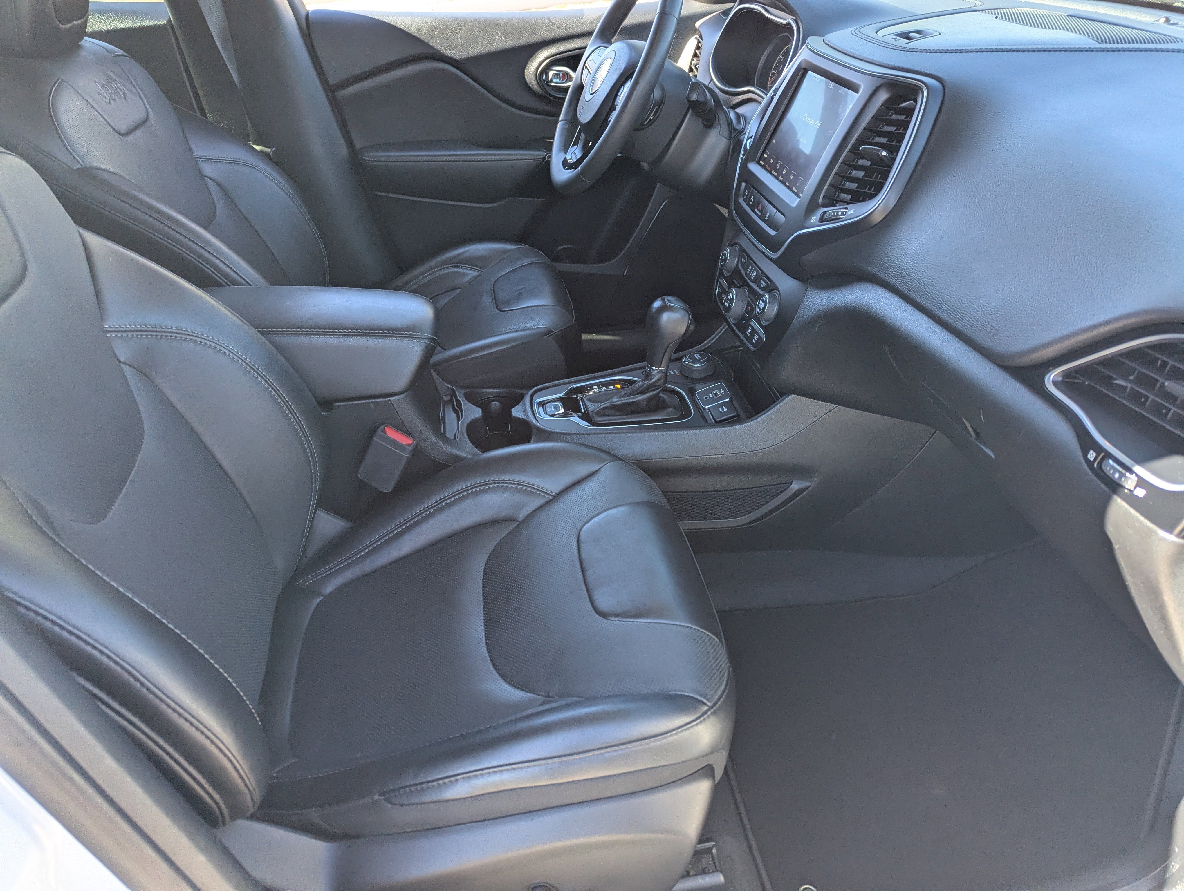 Used 2023 Jeep Cherokee Altitude Lux image 13