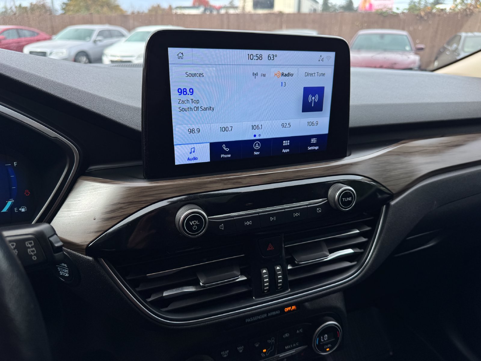 Used 2020 Ford Escape Titanium AWD/4WD image 23