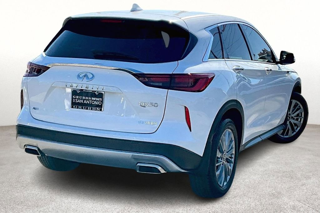 Certified 2025 INFINITI QX50 Pure image 2