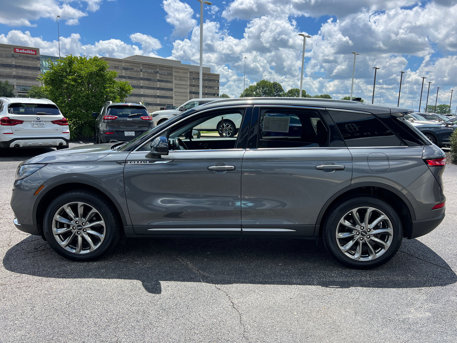 Certified 2022 Lincoln Corsair AWD w/ Premium Package image 4