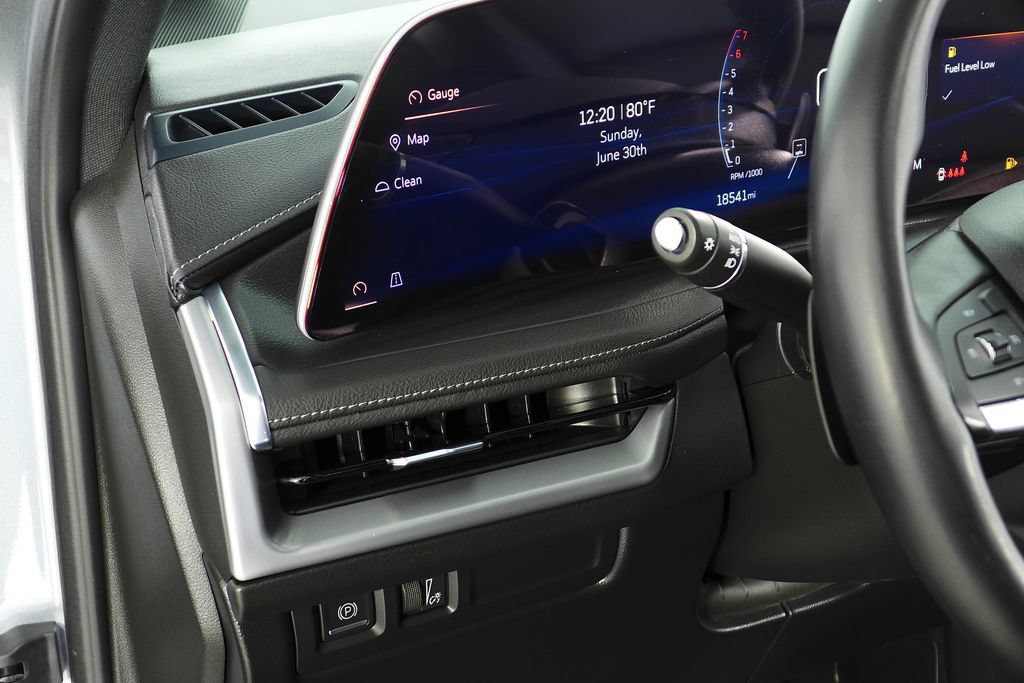 Used 2025 Cadillac XT4 Premium Luxury FWD image 32