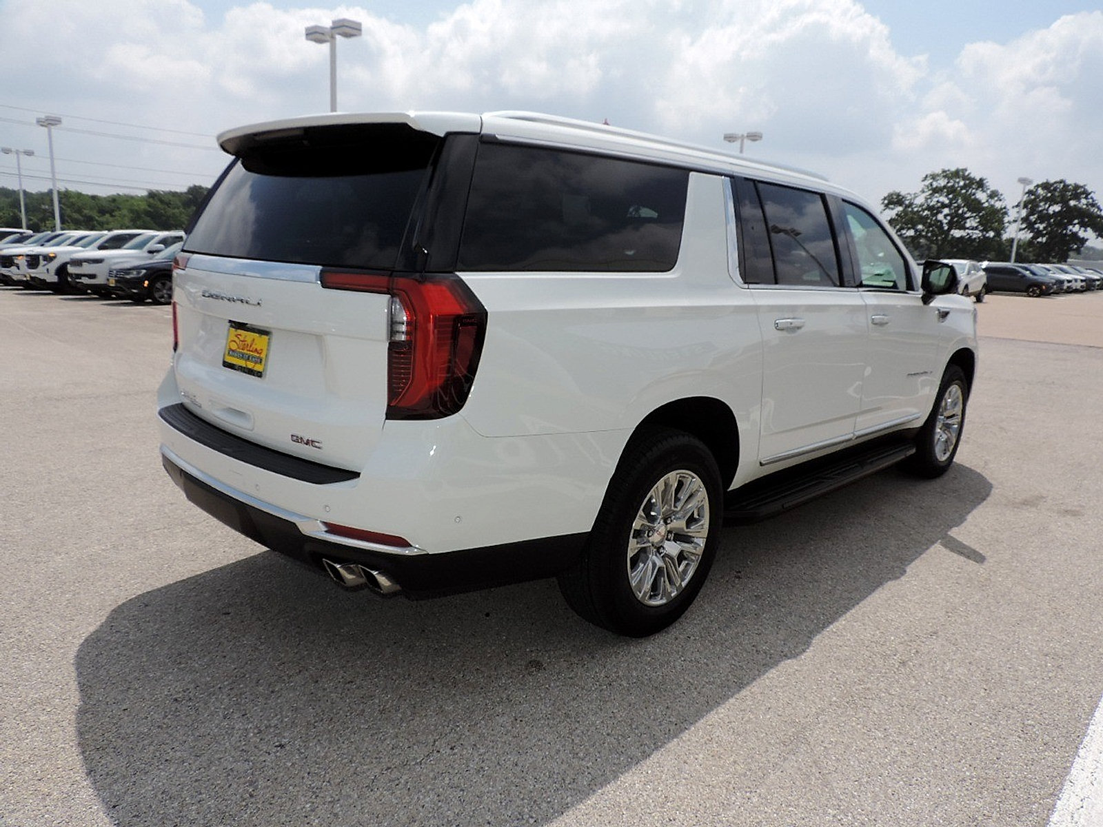 Certified 2025 GMC Yukon XL Denali AWD/4WD image 5