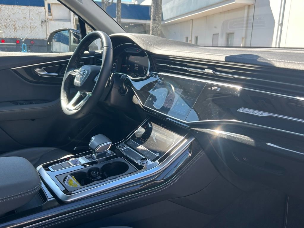 Used 2025 Audi Q7 3.0T Premium Plus image 27