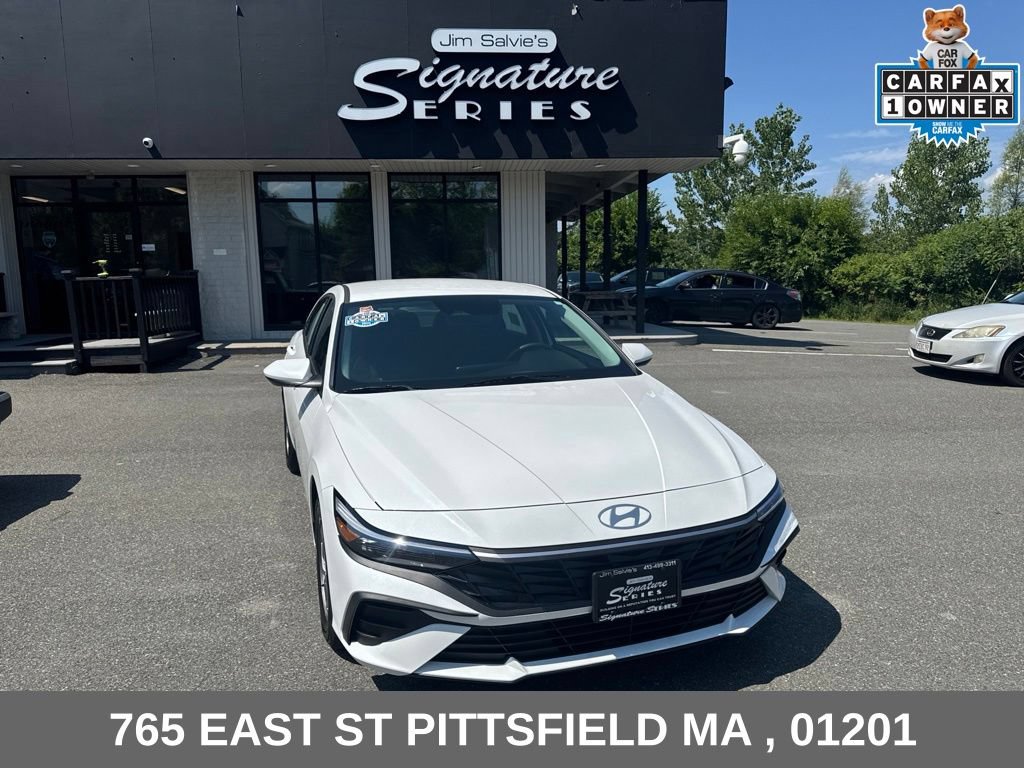 Used 2025 Hyundai Elantra SE