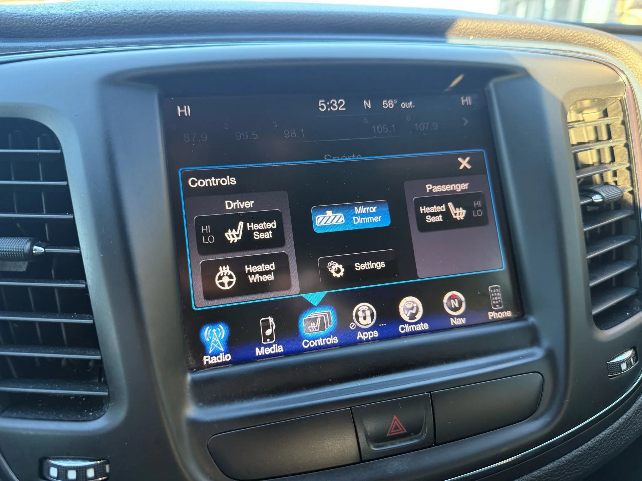 Used 2015 Chrysler 200 S w/ Navigation & Sound Group I image 24