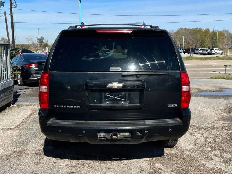 Used 2008 Chevrolet Suburban LT w/ LT Preferred Equipment Group image 7