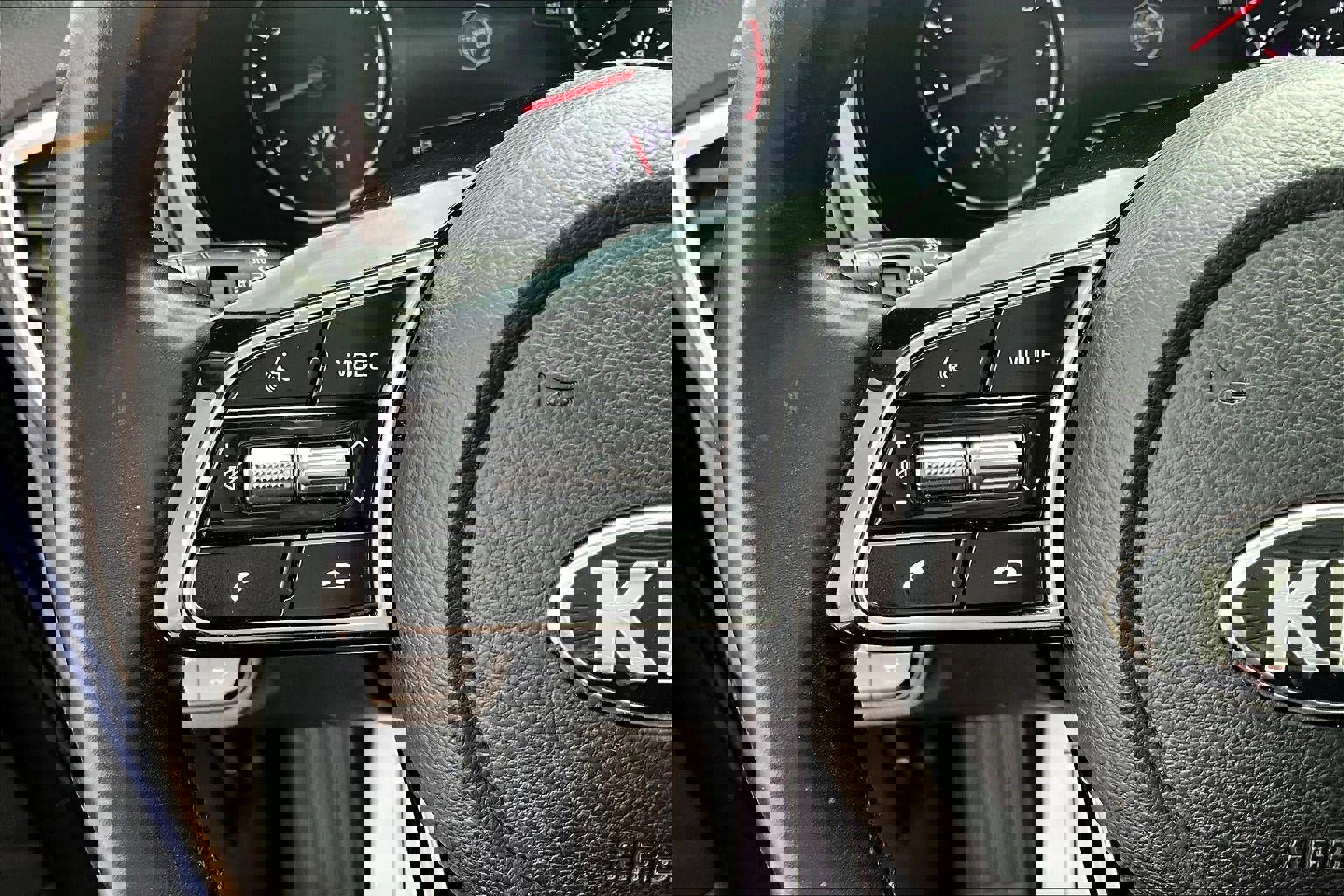 Used 2021 Kia Seltos SX w/ SX Sunroof Package image 11