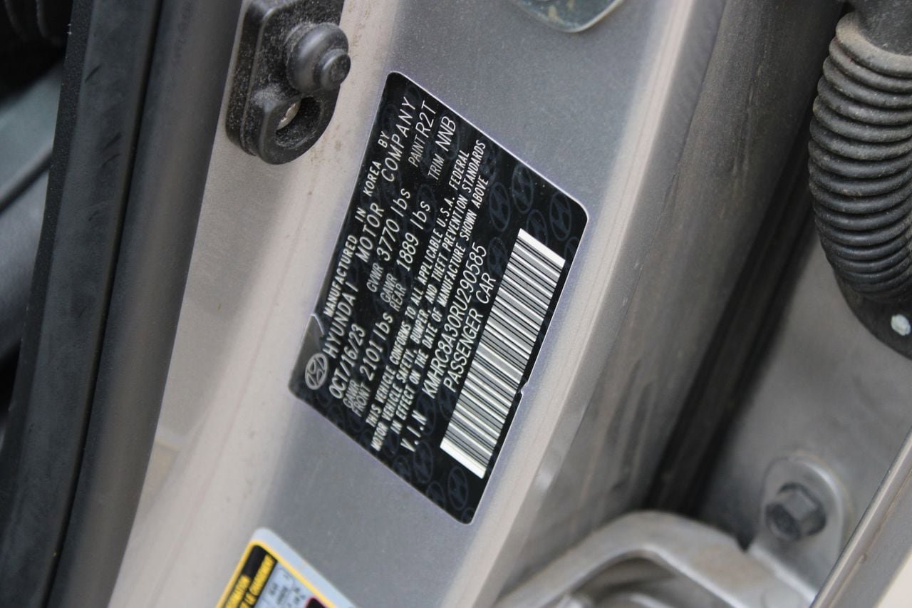 Used 2024 Hyundai Venue SEL image 29