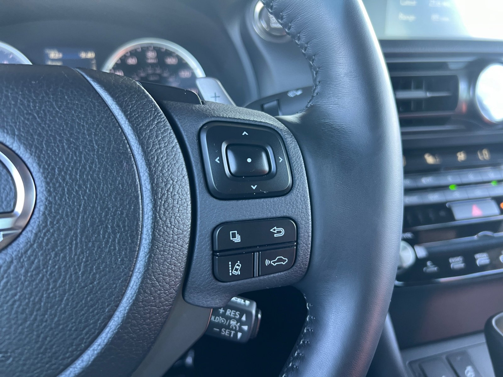 Used 2025 Lexus IS 300 F Sport image 18