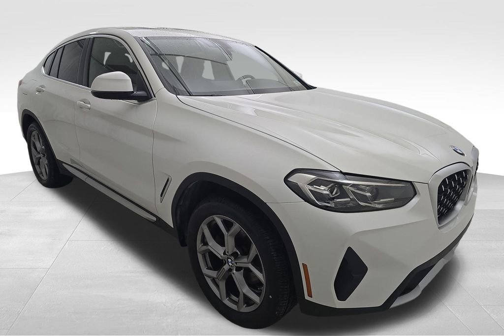 Certified 2025 BMW X4 xDrive30i w/ Premium Package image 2