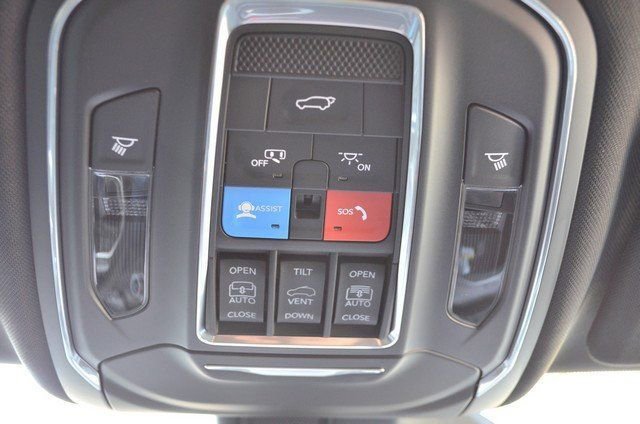 New 2025 Jeep Grand Cherokee Limited w/ Black Appearance Package image 30