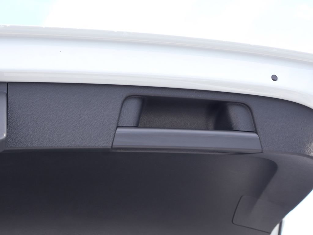 New 2026 Volkswagen Taos SE image 21