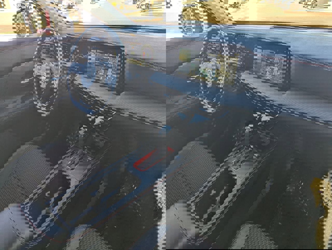 Certified 2025 Nissan Kicks SR image 12