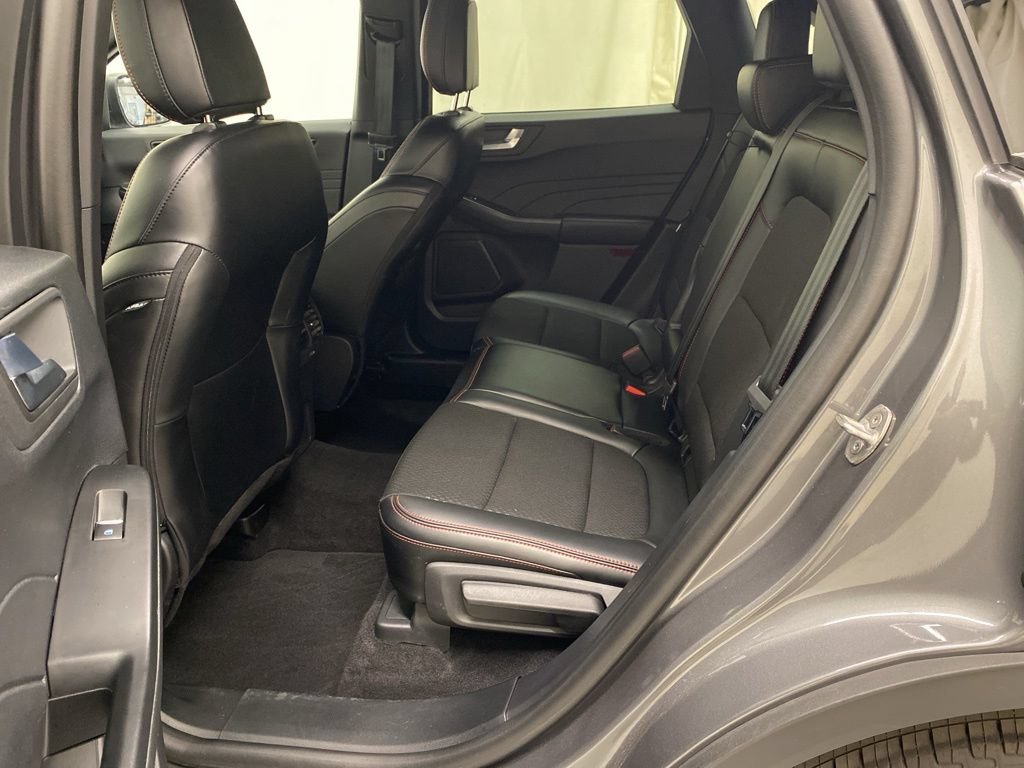 Used 2025 Ford Escape ST-Line AWD/4WD image 16