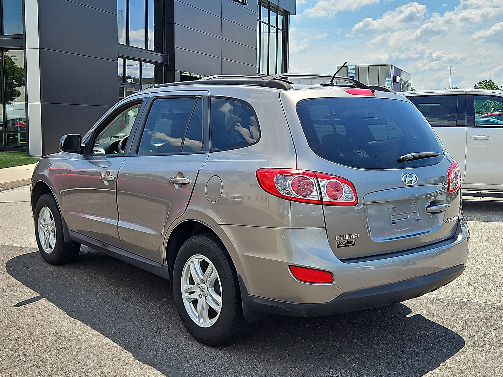 Used 2011 Hyundai Santa Fe GLS FWD image 4