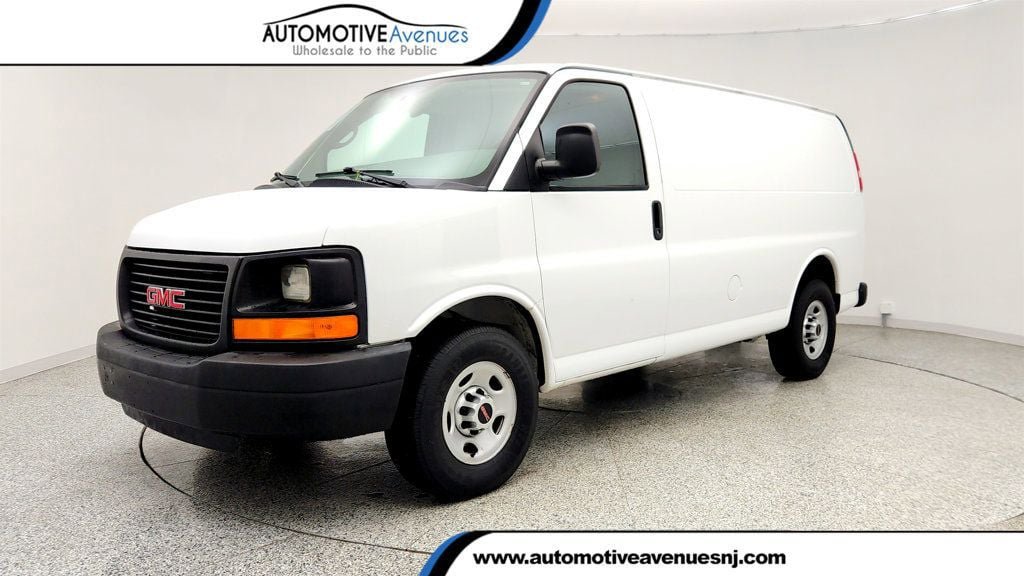 Used 2015 GMC Savana 2500 RWD image 1