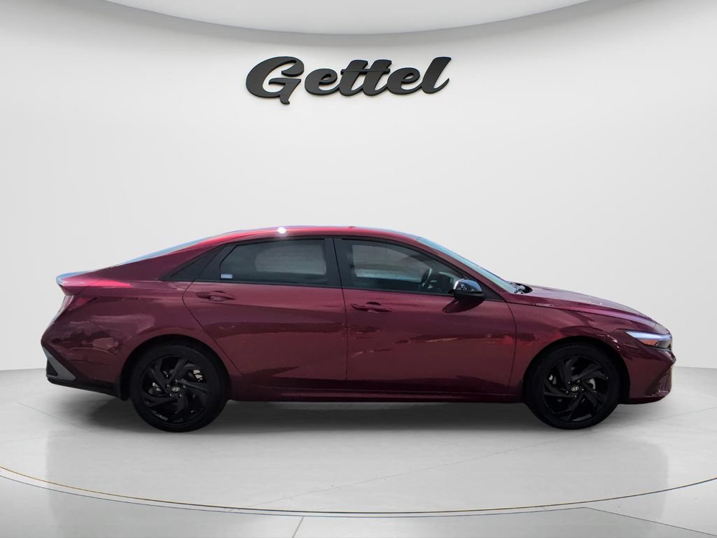 Certified 2026 Hyundai Elantra Sport FWD image 4
