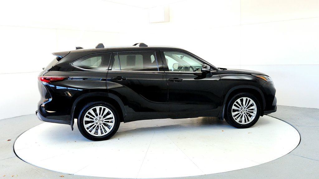 Used 2025 Toyota Highlander Platinum AWD/4WD image 6