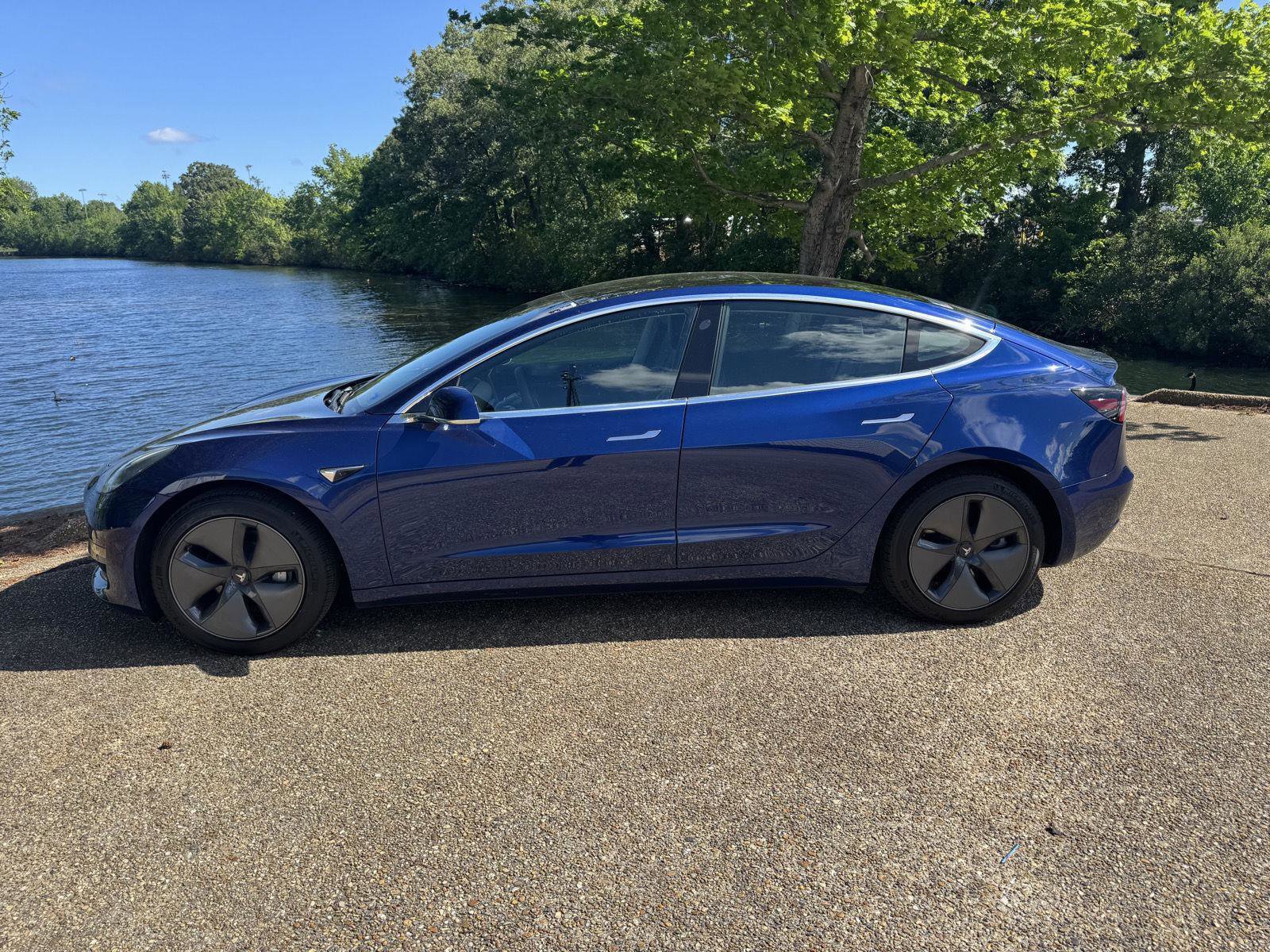 Used 2020 Tesla Model 3 Standard Range Plus RWD image 9