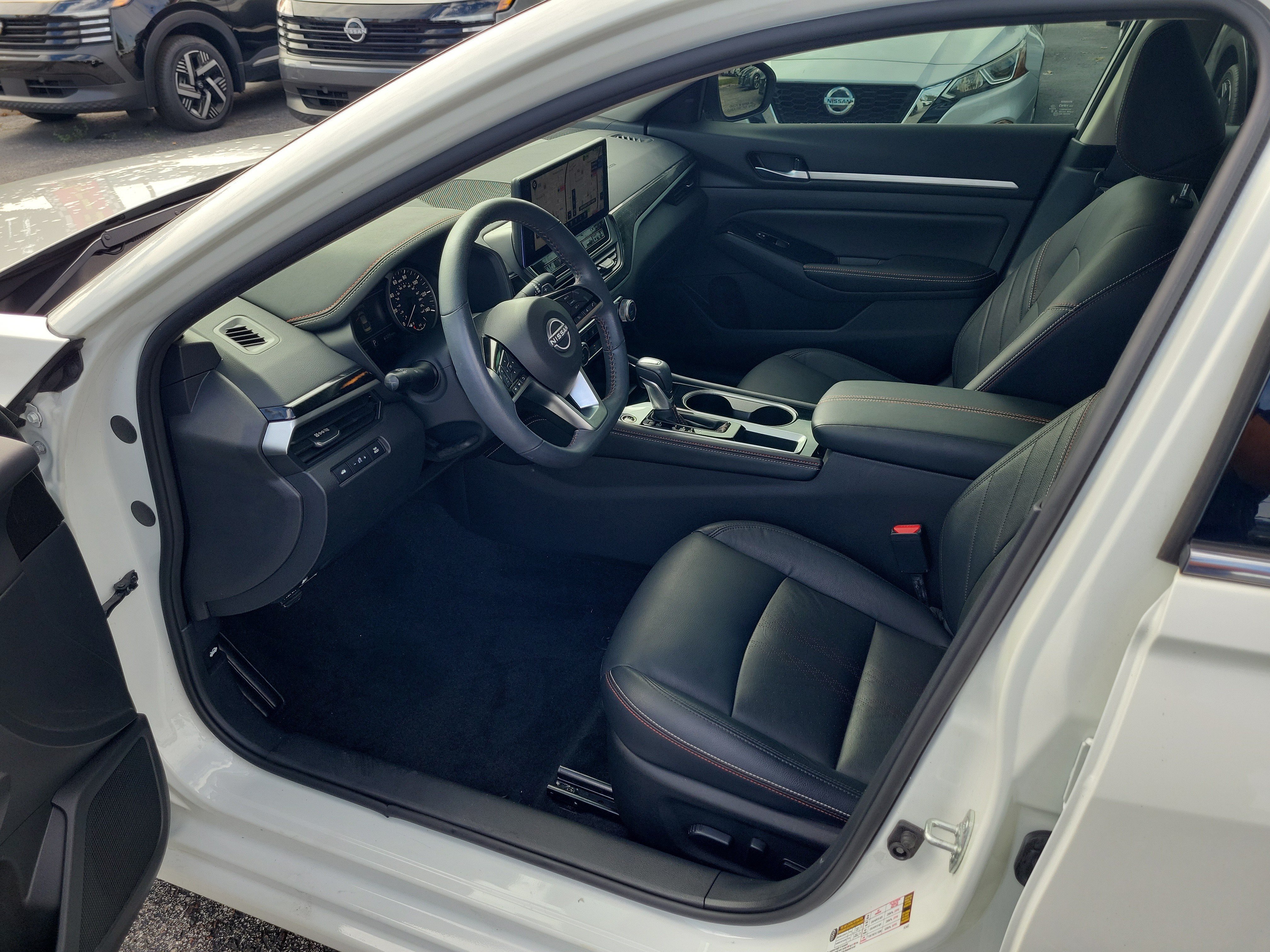 Certified 2024 Nissan Altima 2.5 SR w/ SR Premium Package FWD image 12