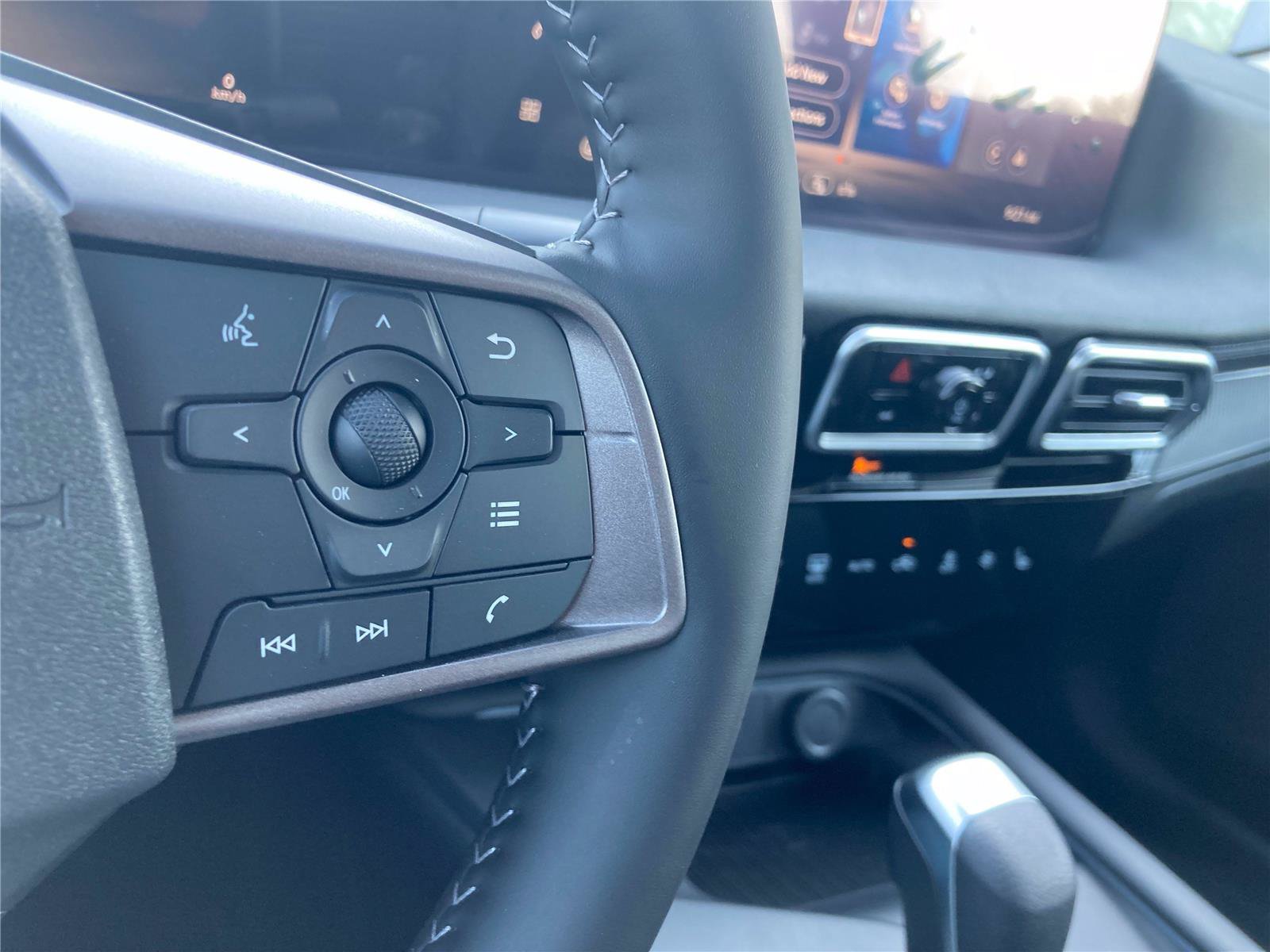 New 2026 Nissan Sentra SV w/ SV Convenience Package FWD image 19
