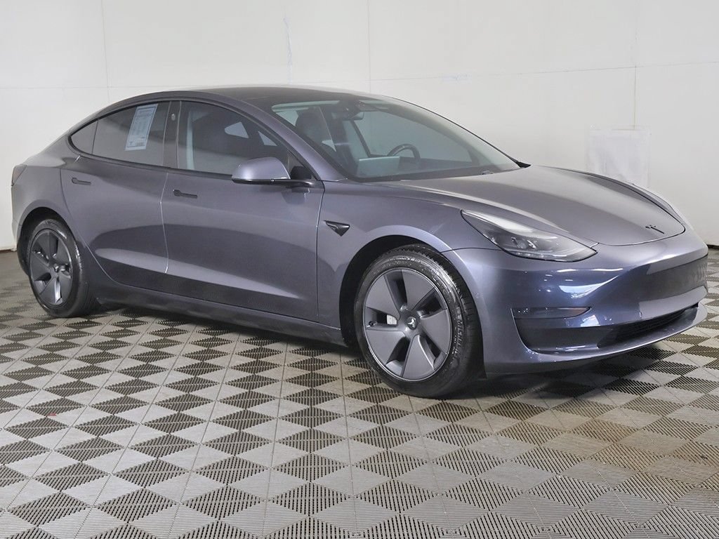 Used 2021 Tesla Model 3 Standard Range Plus RWD image 2