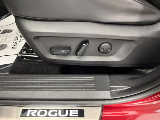 Certified 2025 Nissan Rogue SV w/ SV Premium Package FWD image 32