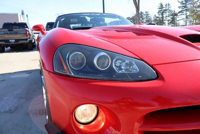 Used 2005 Dodge Viper SRT-10 image 4