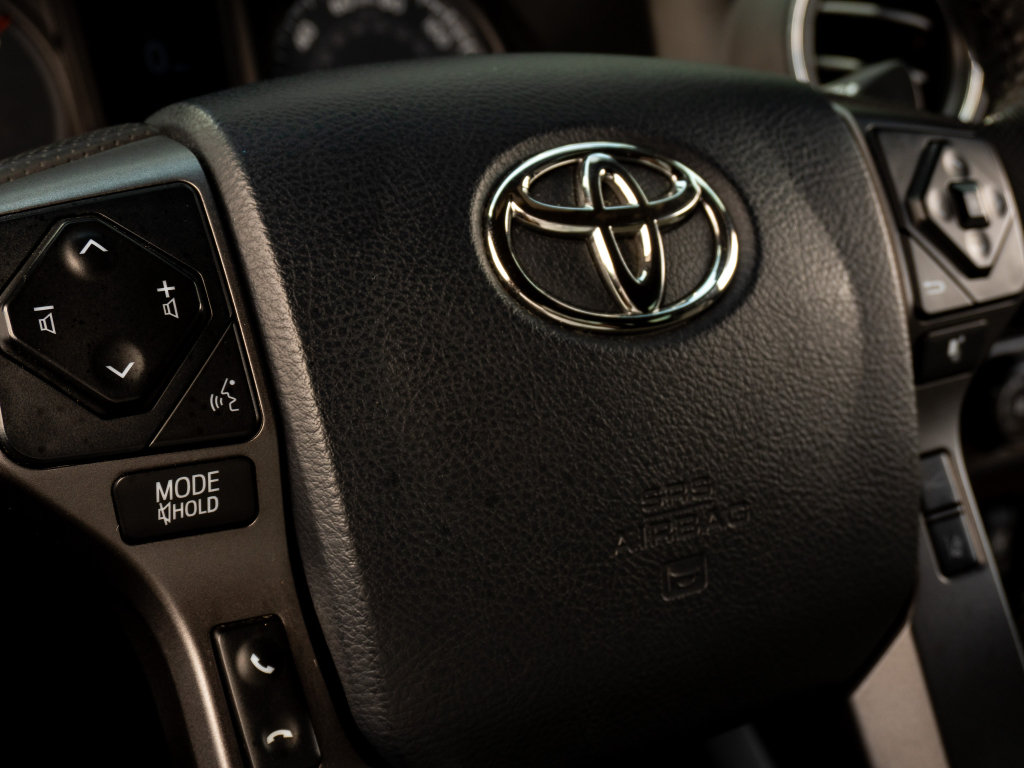 Used 2020 Toyota Tacoma TRD Sport w/ Technology Package AWD/4WD image 31