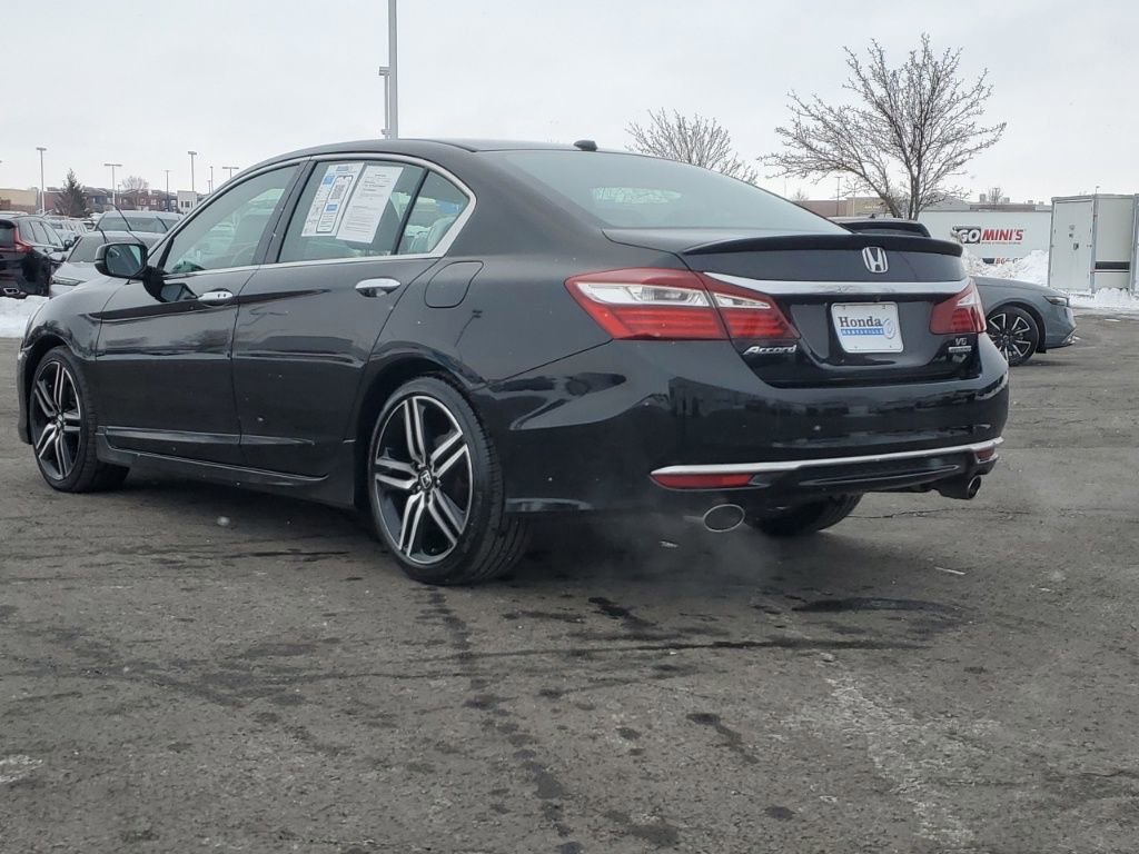 Used 2016 Honda Accord Touring image 3
