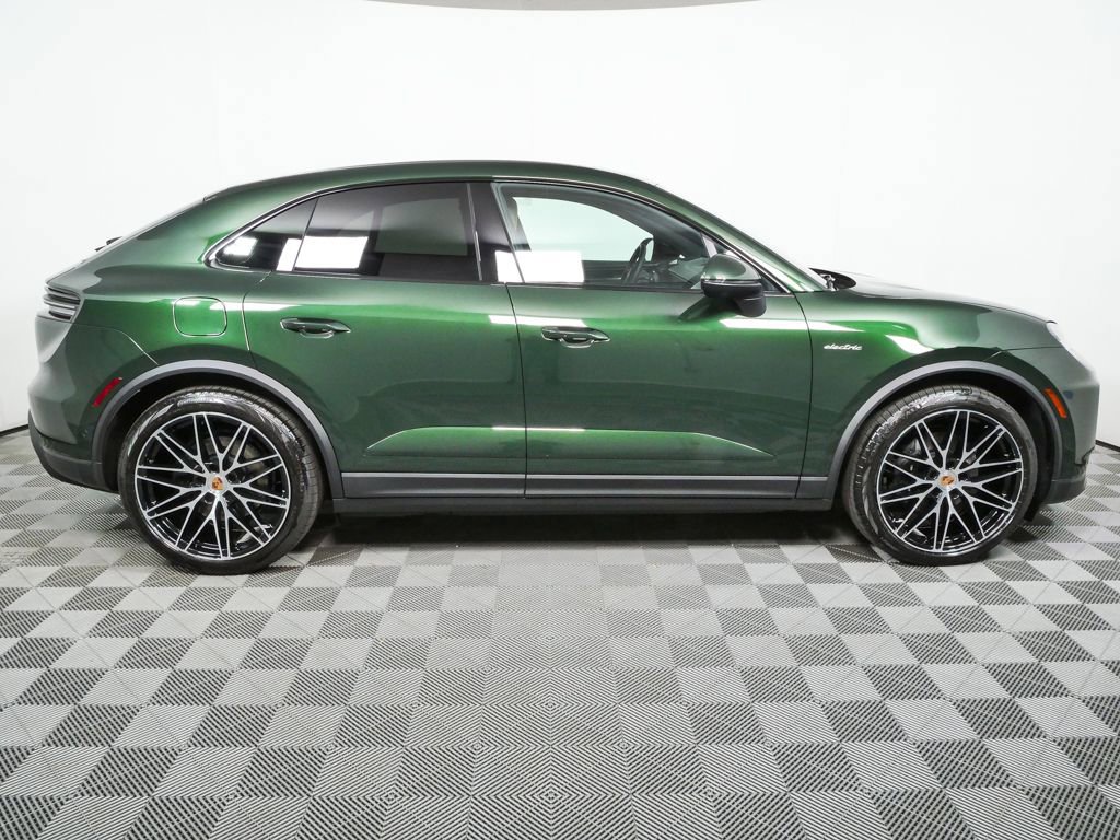 New 2026 Porsche Macan Electric RWD image 27