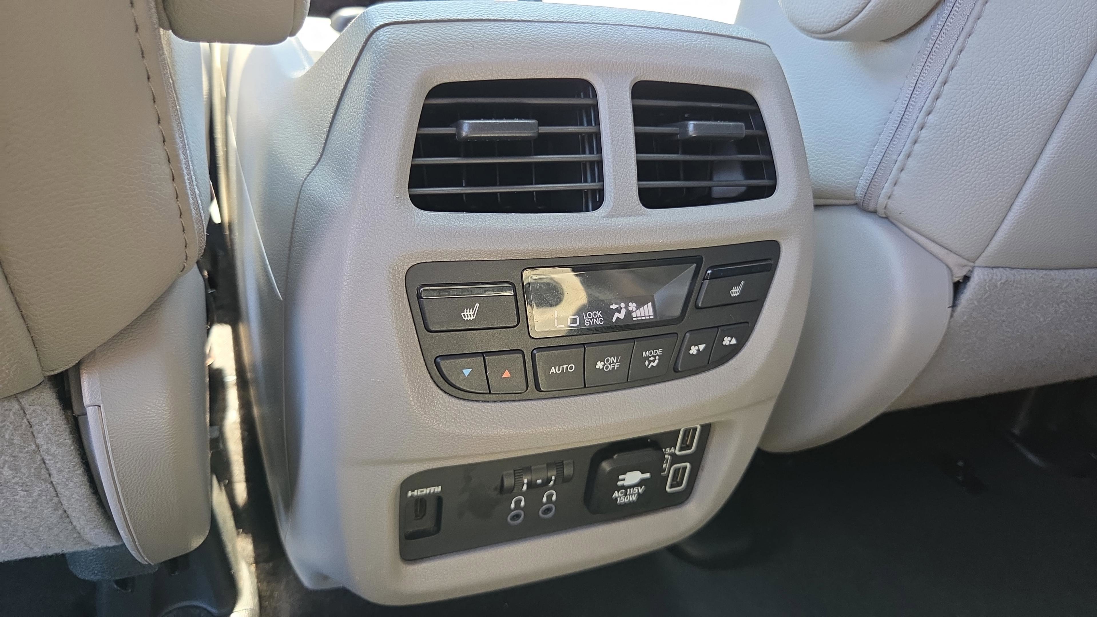 Certified 2020 Honda Pilot Touring image 15