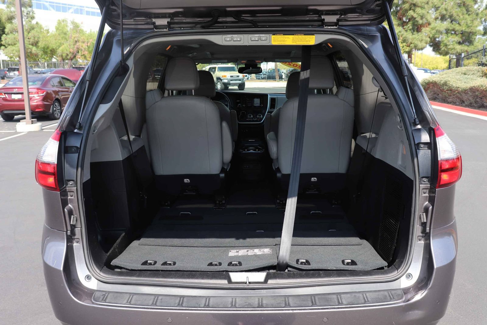 Certified 2020 Toyota Sienna Limited FWD image 33
