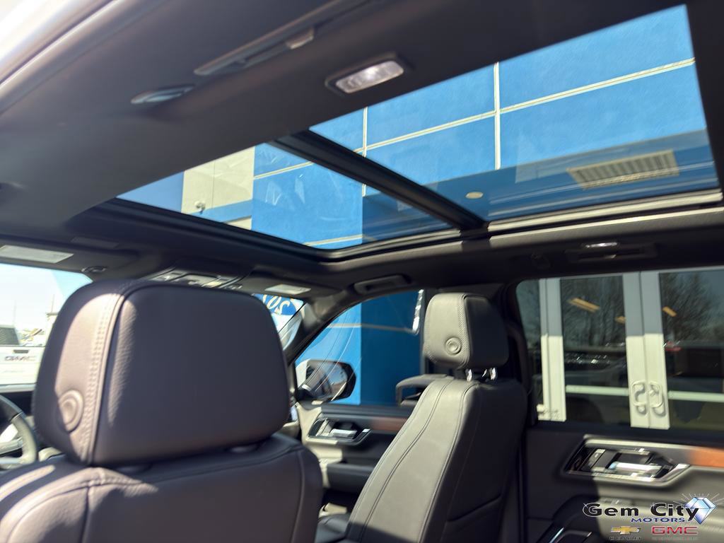 Used 2025 GMC Yukon XL Denali w/ Sun & Power Step Package AWD/4WD image 15