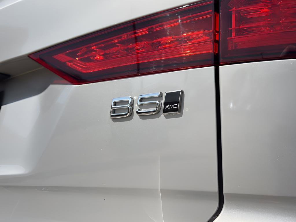 Used 2025 Volvo V60 B5 Cross Country Plus image 6