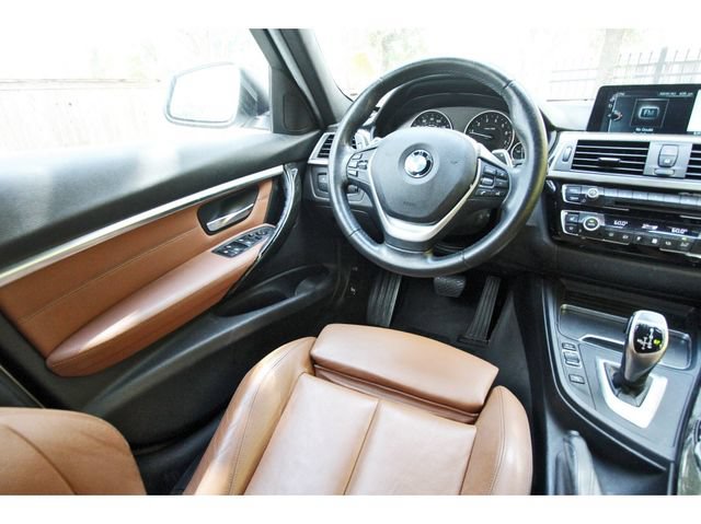 Used 2017 BMW 330i Sedan RWD image 7