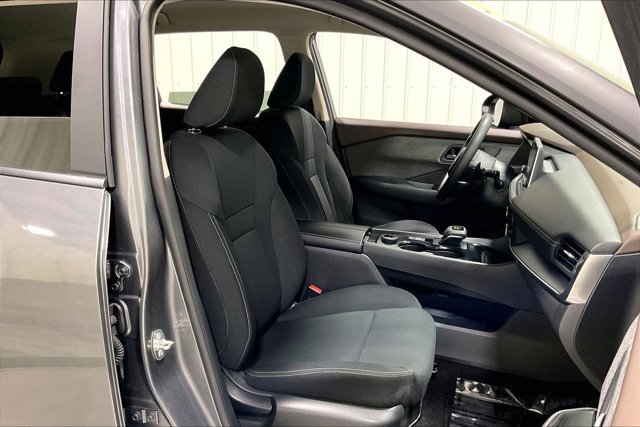 Used 2023 Nissan Rogue S AWD/4WD image 7