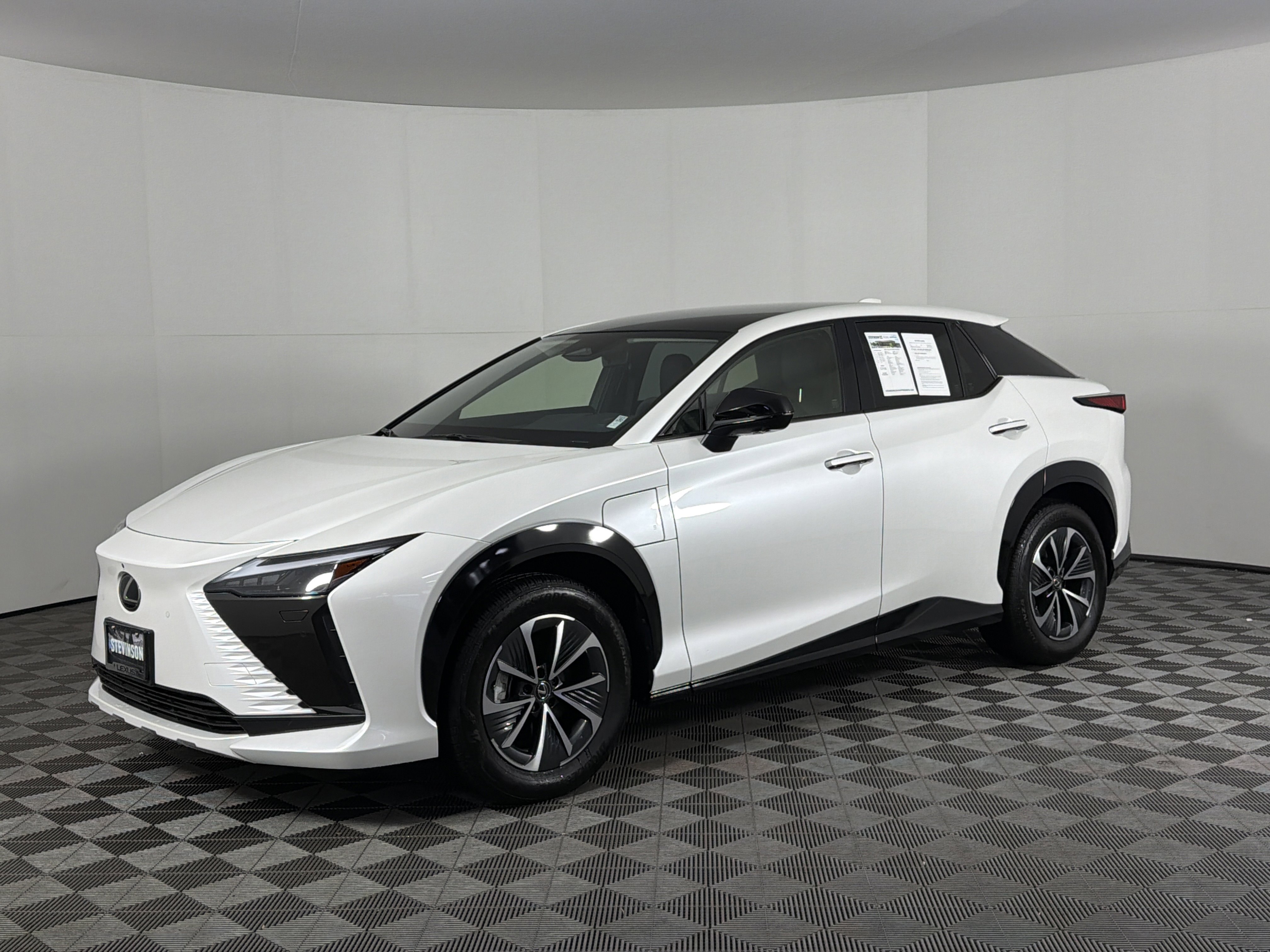 Used 2025 Lexus RZ 450e w/ Accessory Package (Z2) image 3